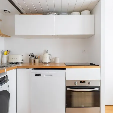 Veeve - Eclectic Eminence Paris