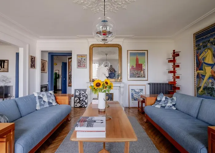 Daire Veeve - Eclectic Eminence