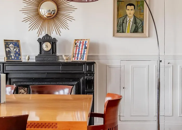 Veeve - Eclectic Eminence Paris