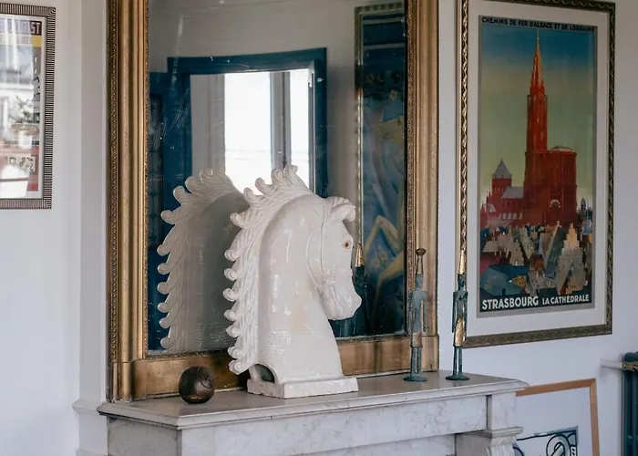 Veeve - Eclectic Eminence * Paris