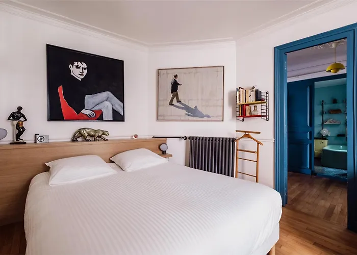 Veeve - Eclectic Eminence Paris