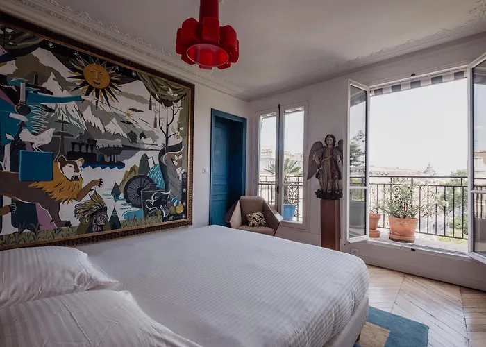 Veeve - Eclectic Eminence * Paris