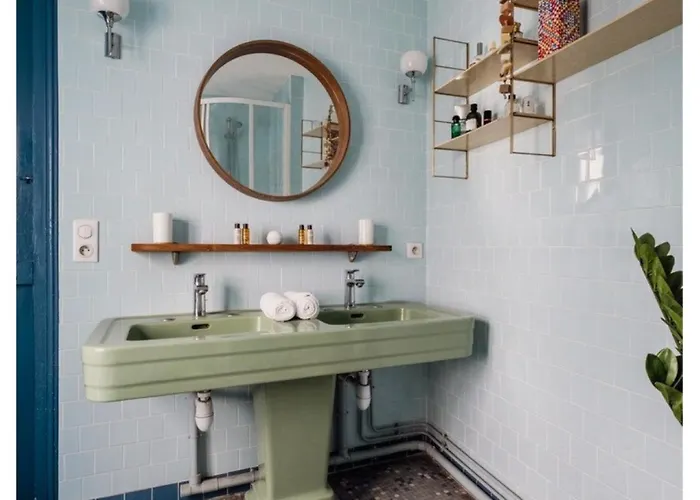 Veeve - Eclectic Eminence * Paris